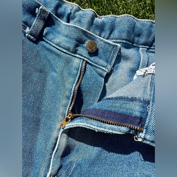 Levi’s 1980s Vintage White Tab Cropped Jeans - Picture 6 of 10